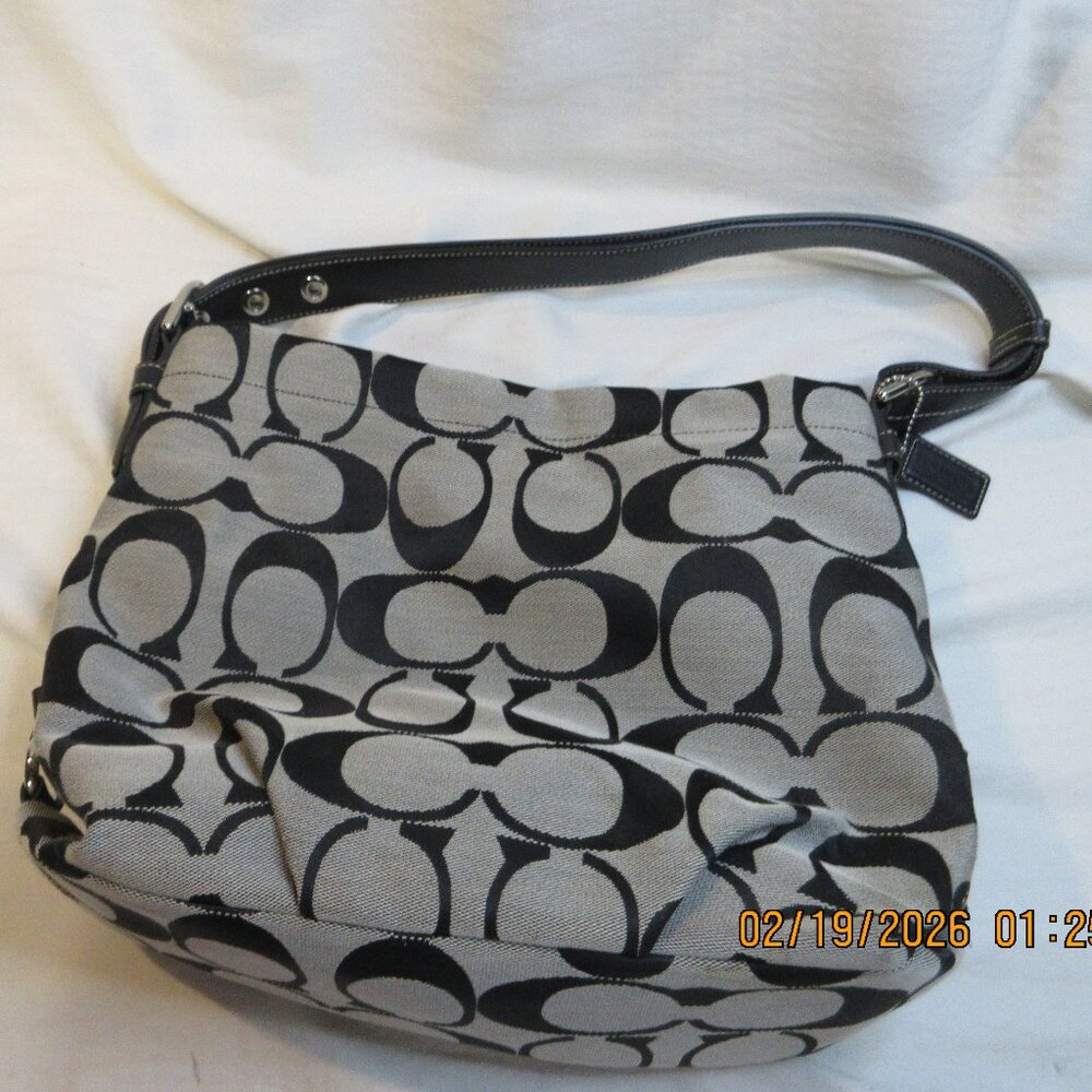 SIGNATURE "OLDER, THE GOOD STUFF"~COACH~LRG CC MONOGRAMMED PURSE~BLACK LEATHER